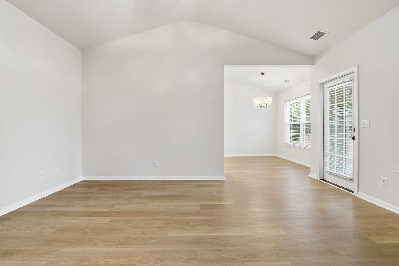 4566 Fringetree Dr. Photo 7