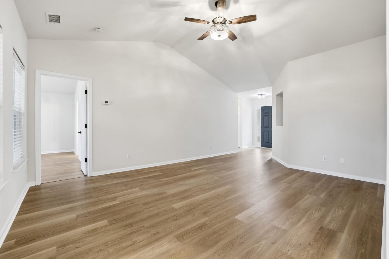 4566 Fringetree Dr. Photo 8