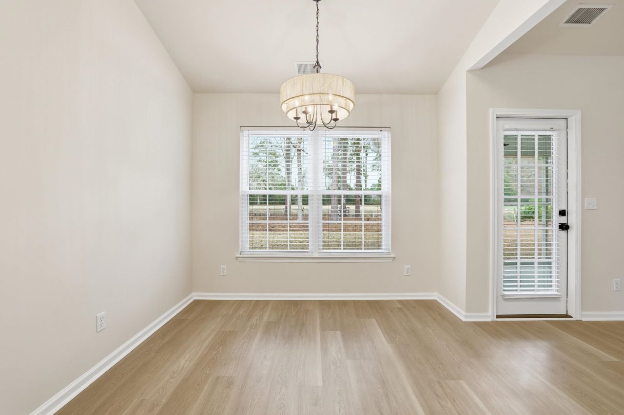 4566 Fringetree Dr. Photo 9