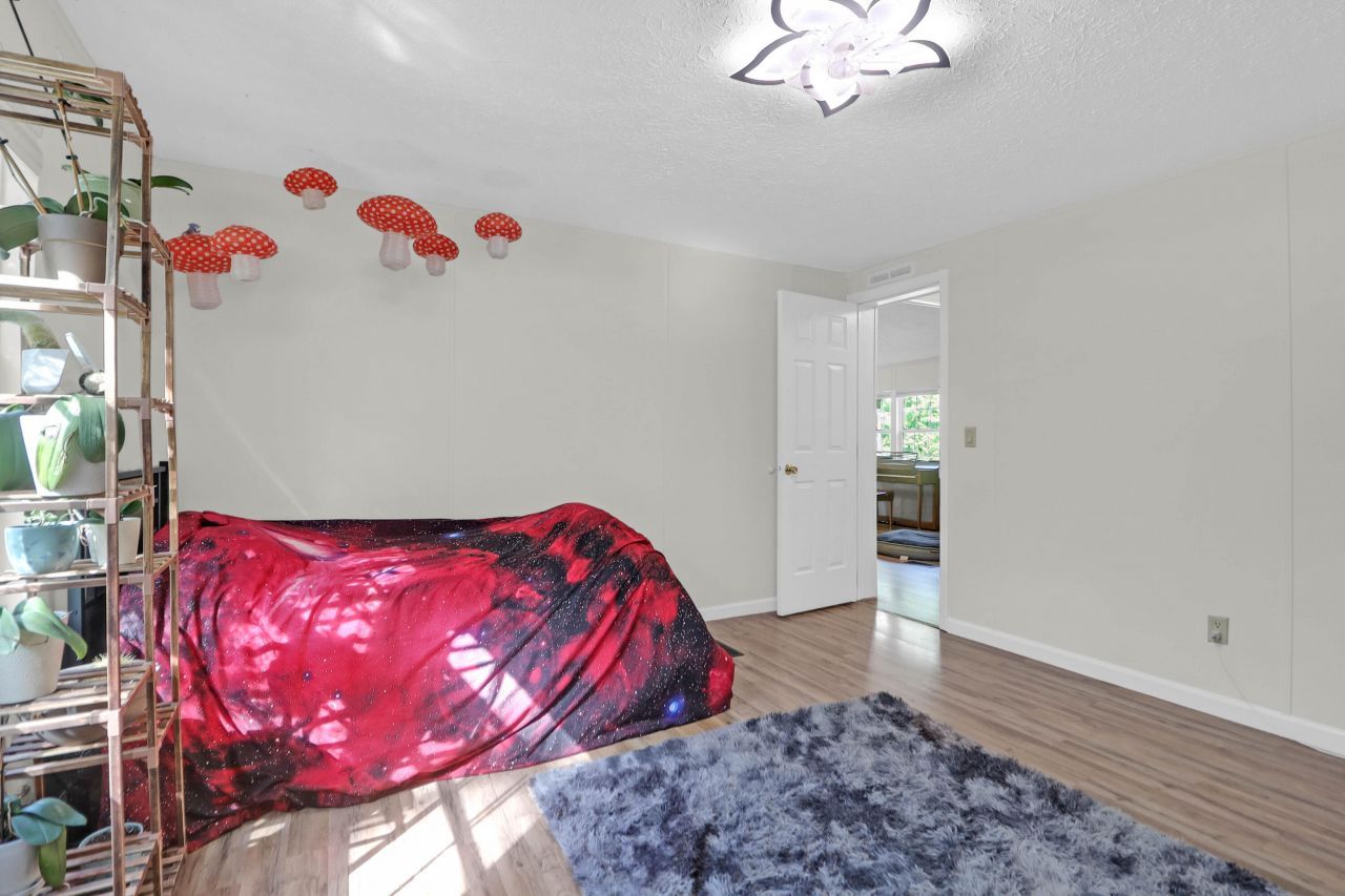 110 Copperhead Court Photo 16