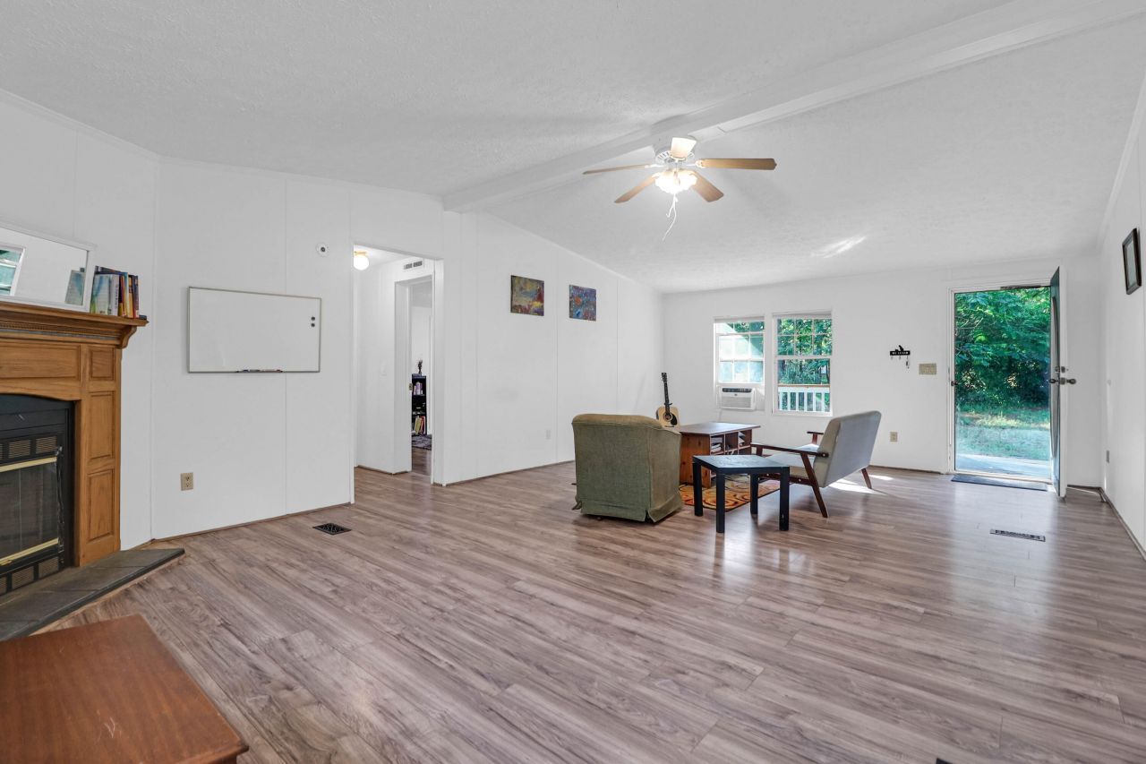 110 Copperhead Court Photo 4