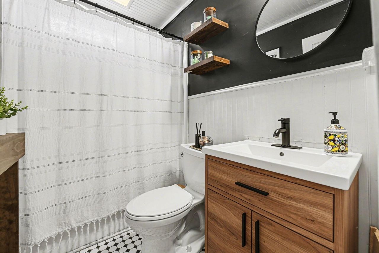 81 Simons Street Photo 15