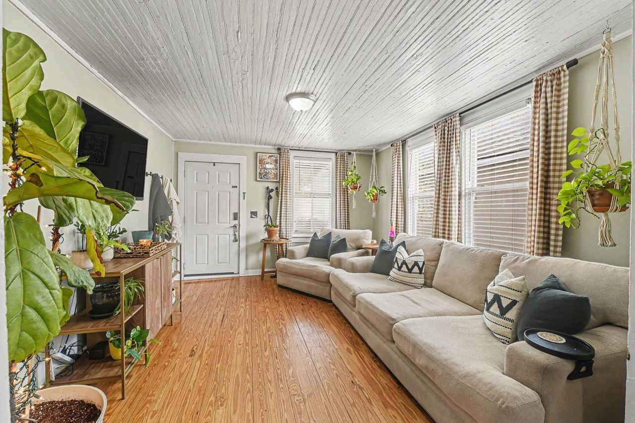 81 Simons Street Photo 5