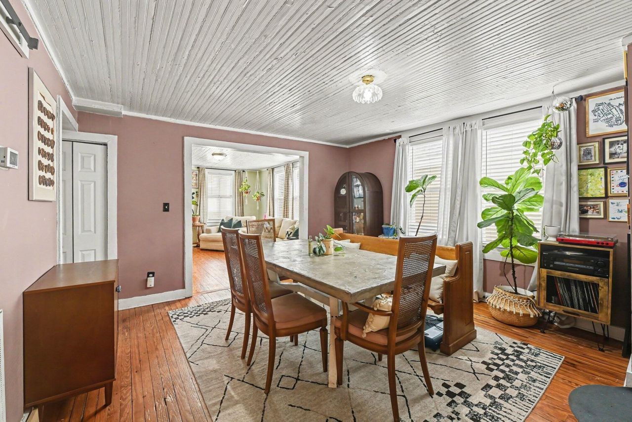 81 Simons Street Photo 8