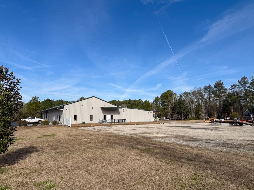 694 Greyback Road Photo 7