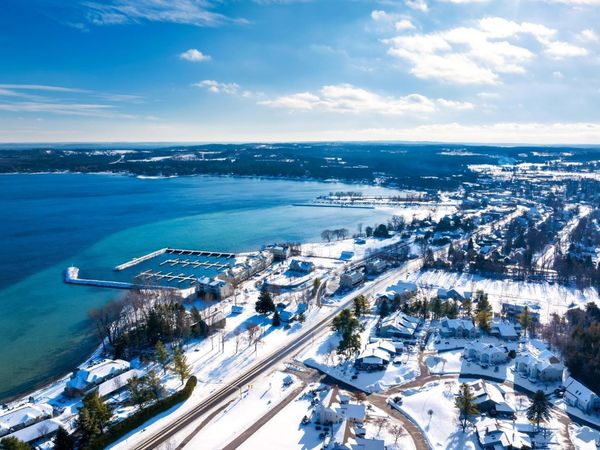 762 Waypoint Circle N, Suttons Bay, MI 49682