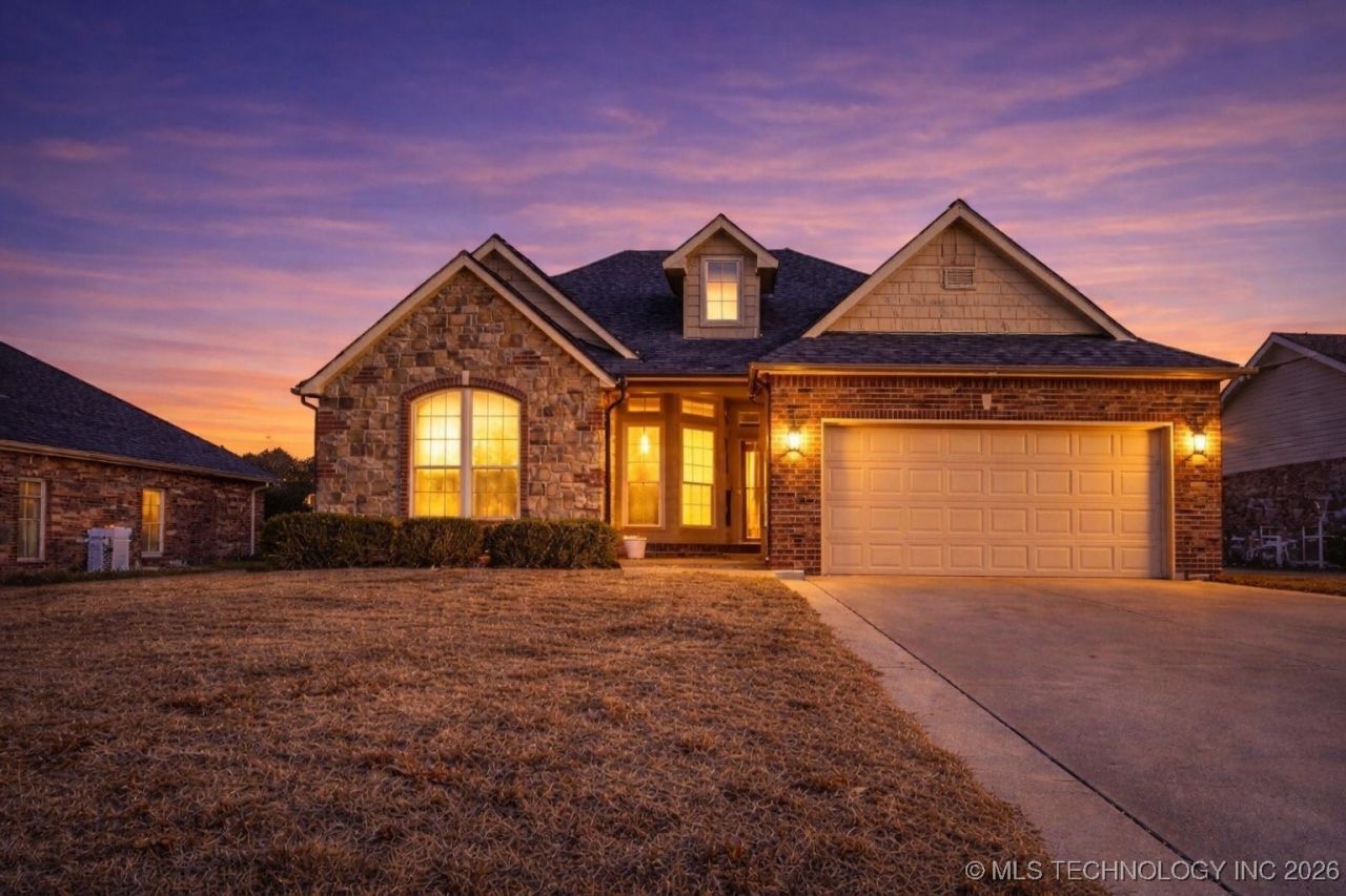 8412 E Lansing Street, Broken Arrow, OK 74014 Main Photo