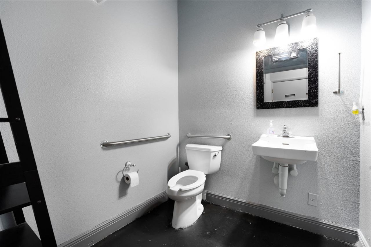 384 Flagler Avenue, New Smyrna Beach, FL 32169 Photo