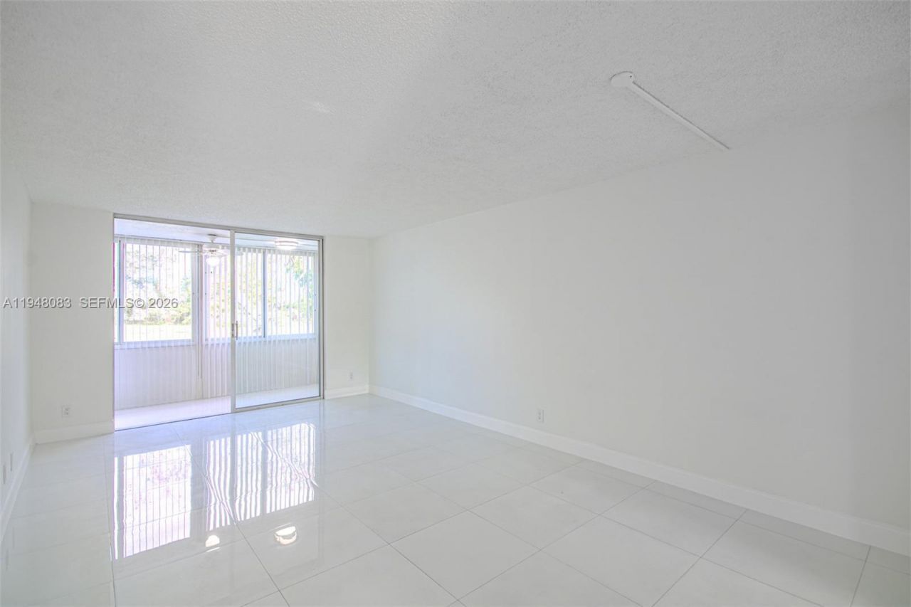 2541 Aragon Blvd , Unit 105, Sunrise, FL 33322 Photo