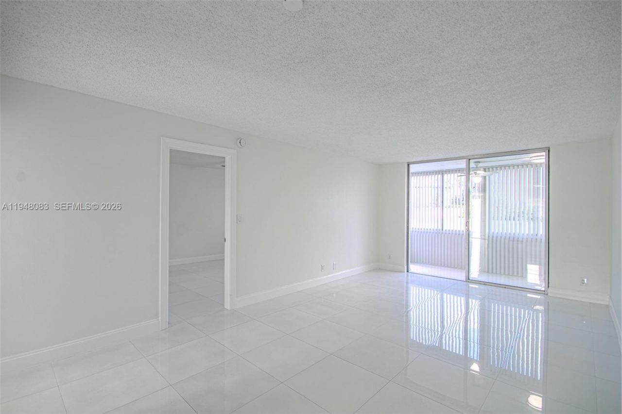 2541 Aragon Blvd , Unit 105, Sunrise, FL 33322 Photo
