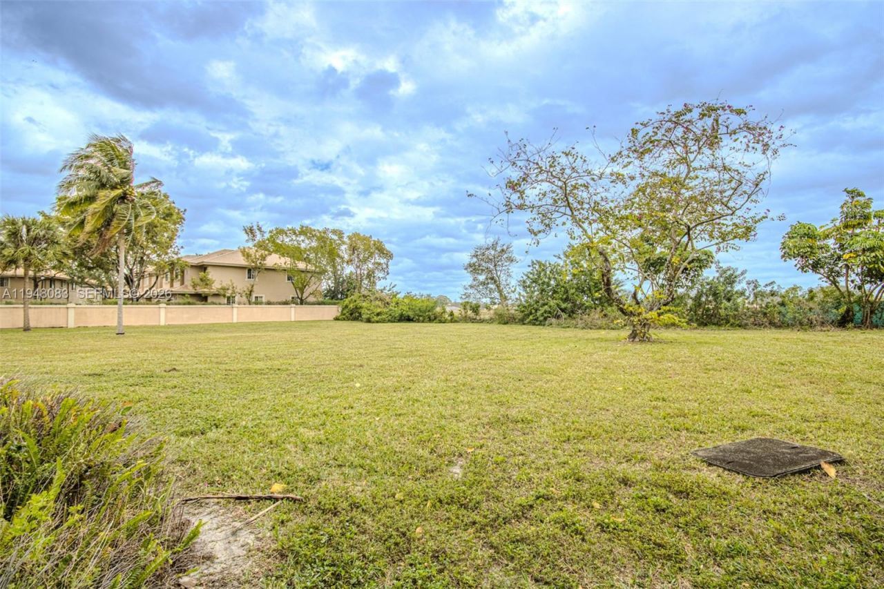 2541 Aragon Blvd , Unit 105, Sunrise, FL 33322 Photo