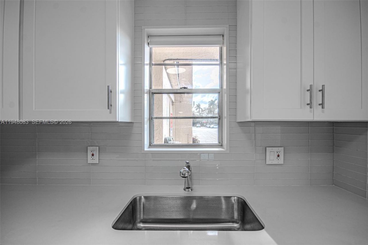 2541 Aragon Blvd , Unit 105, Sunrise, FL 33322 Photo