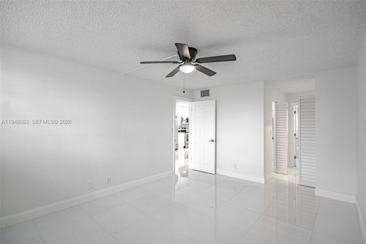 2541 Aragon Blvd , Unit 105, Sunrise, FL 33322 Photo