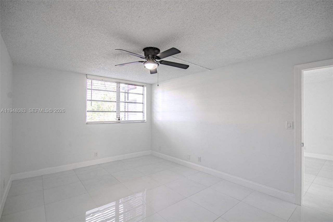 2541 Aragon Blvd , Unit 105, Sunrise, FL 33322 Photo