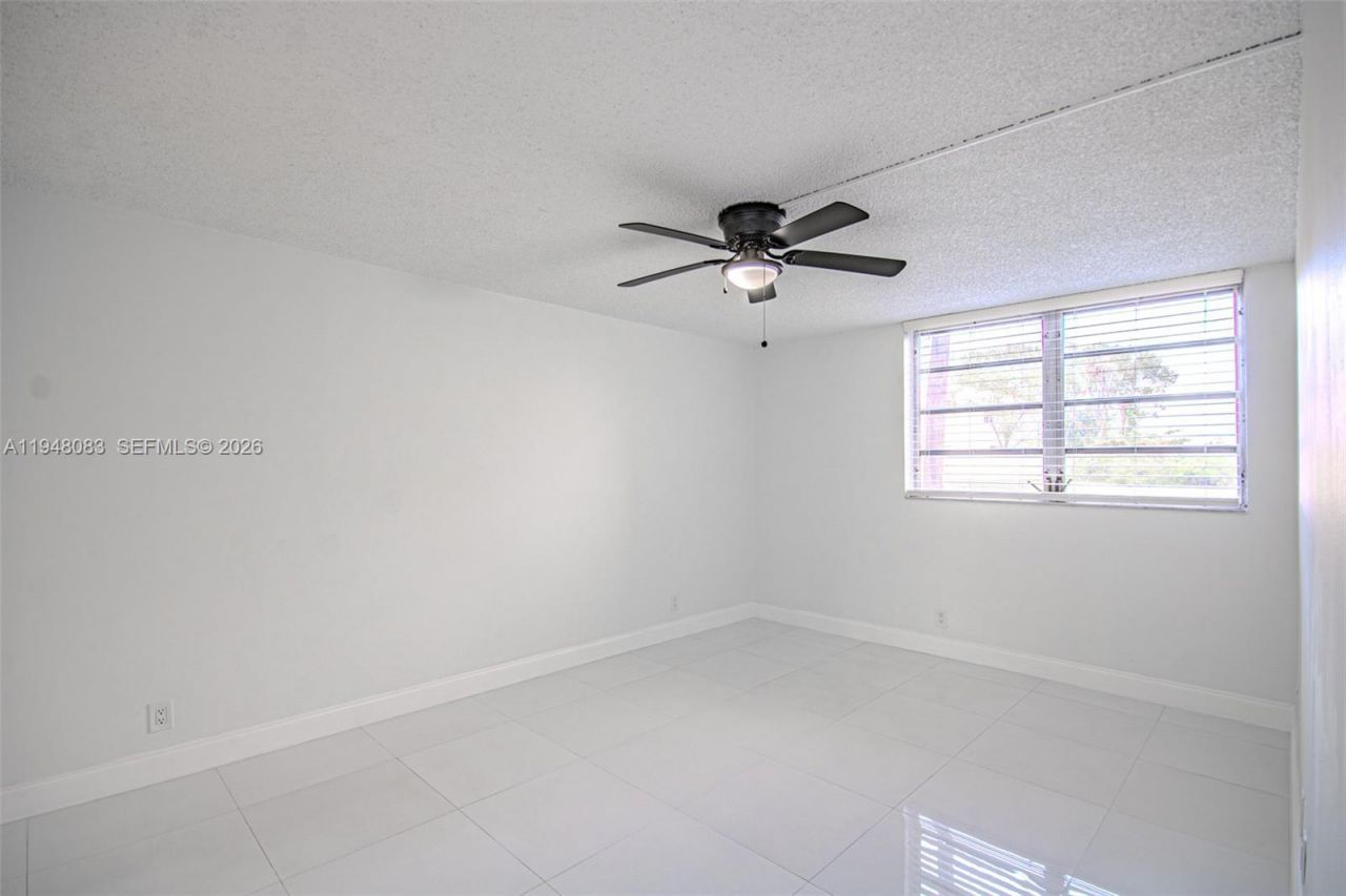 2541 Aragon Blvd , Unit 105, Sunrise, FL 33322 Photo