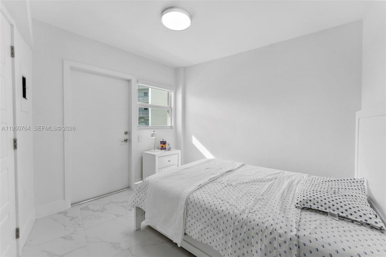 3250 NE 28th St, Unit 403, Fort Lauderdale, FL 33308 Photo