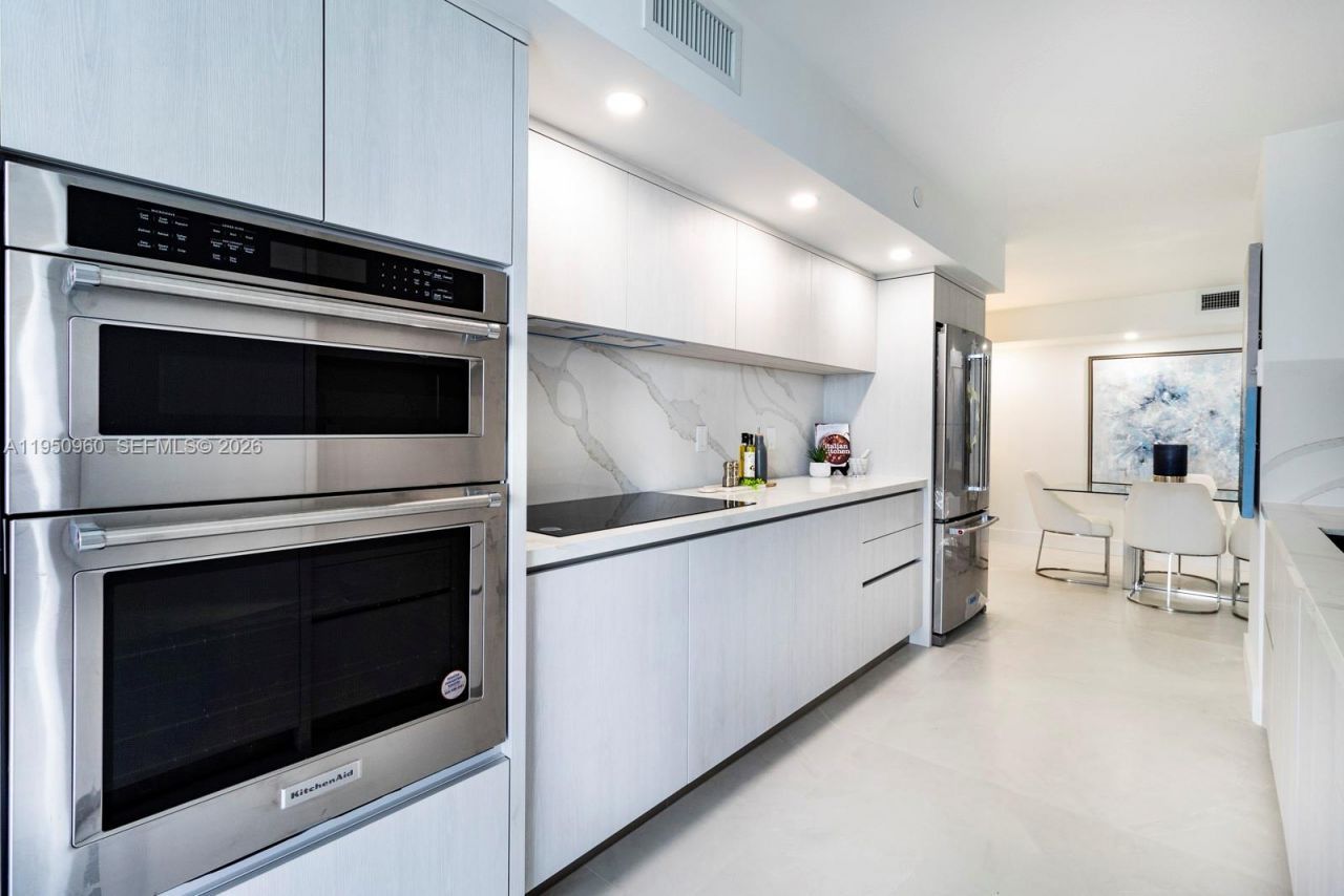 1000 NE Quayside Ter, Unit 1205, Miami, FL 33138 Photo