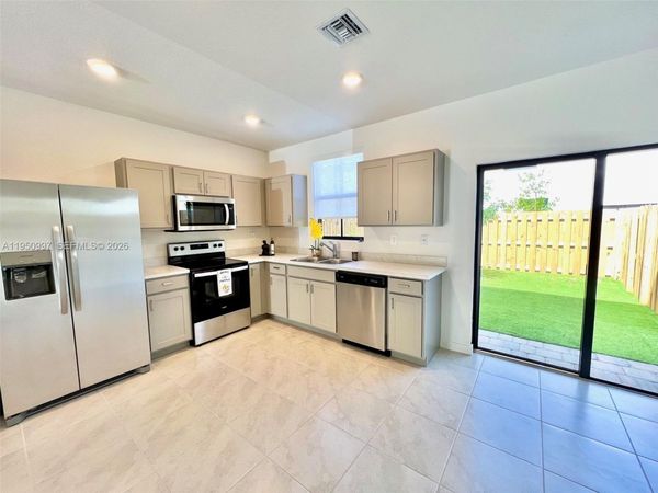 429 NE 12th Street , Florida City, FL 33034