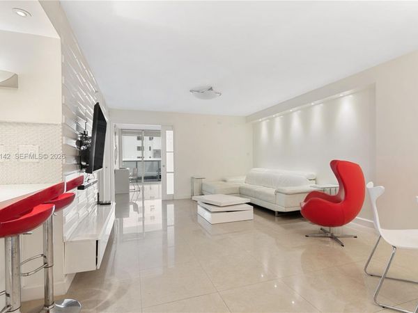 2401 Collins Ave , Unit 1110, Miami Beach, FL 33140