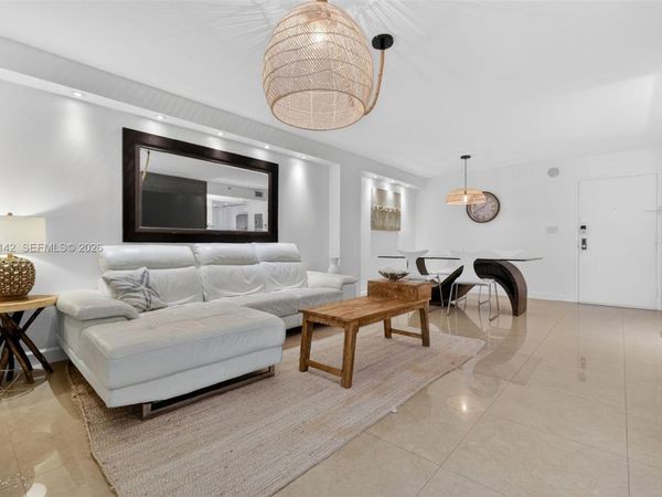 2401 Collins Ave, Unit 1110, Miami Beach, FL 33140