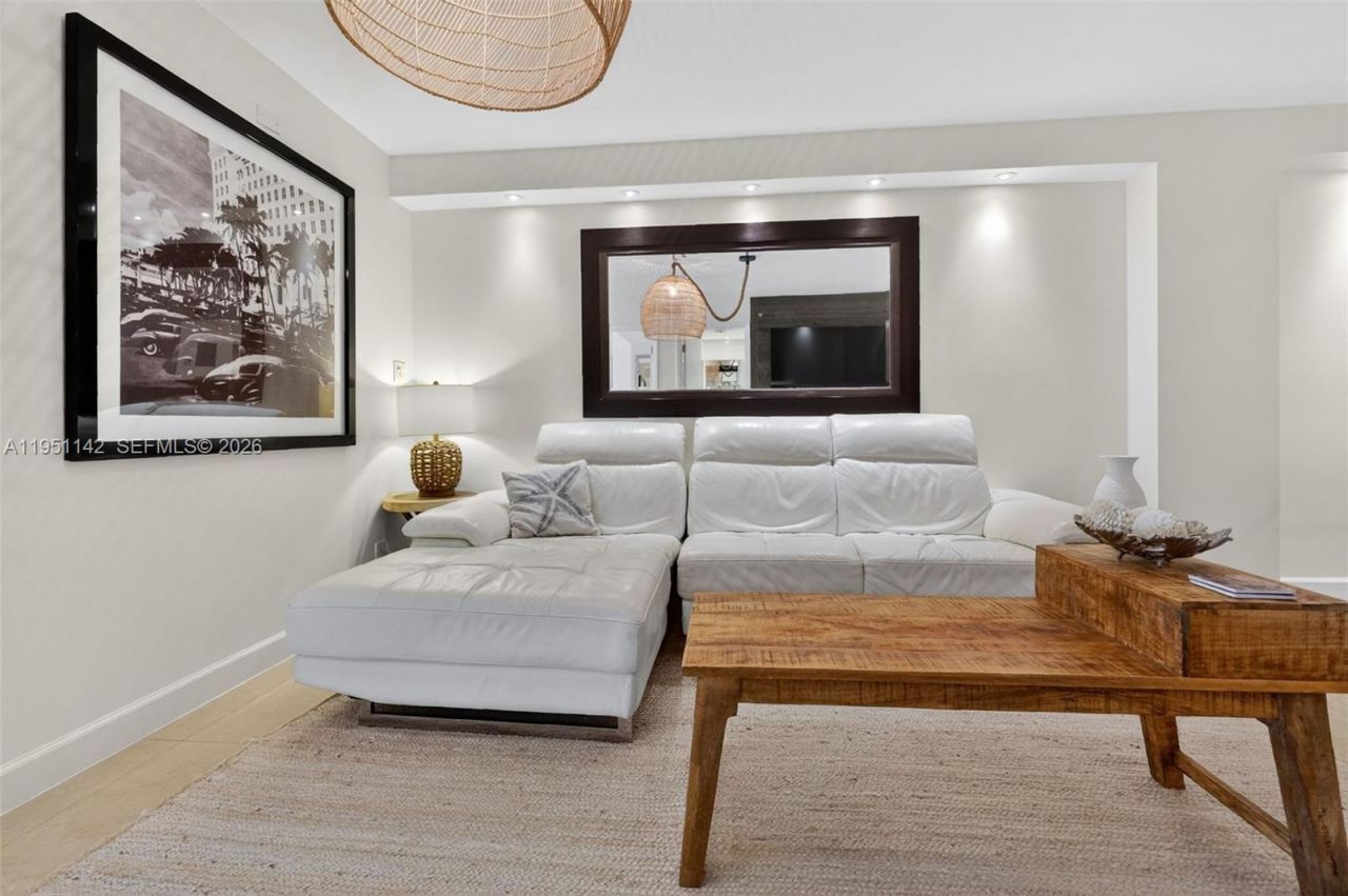 2401 Collins Ave, Unit 1110, Miami Beach, FL 33140 Photo