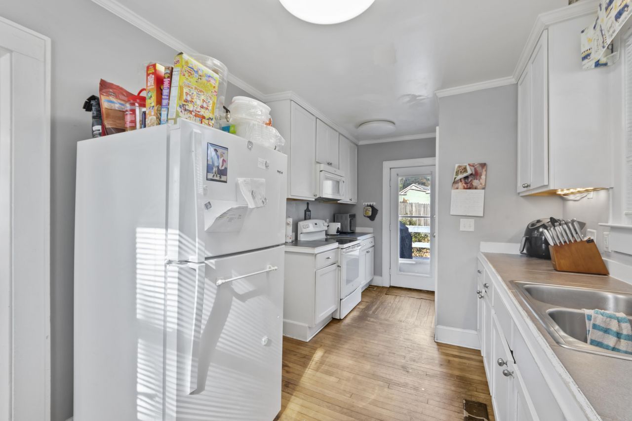 311 Warren Street Photo 12