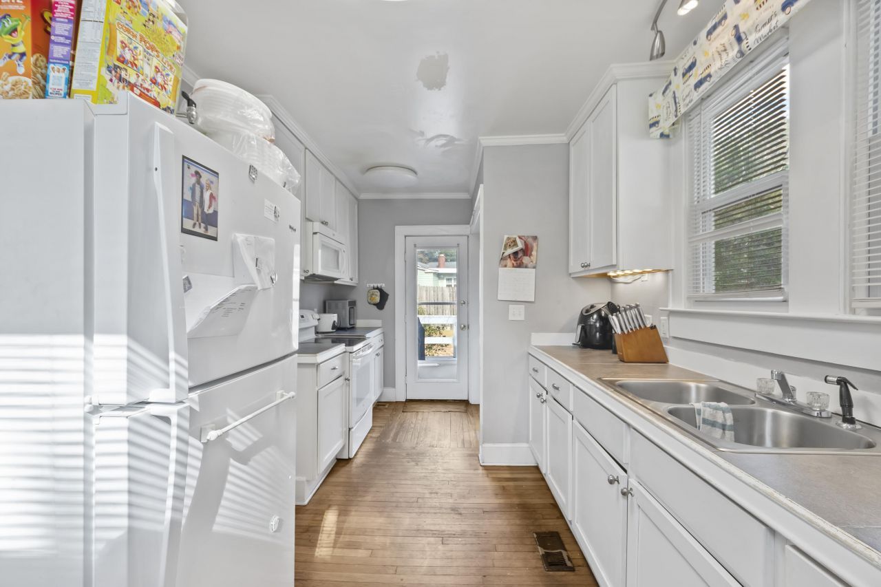 311 Warren Street Photo 13