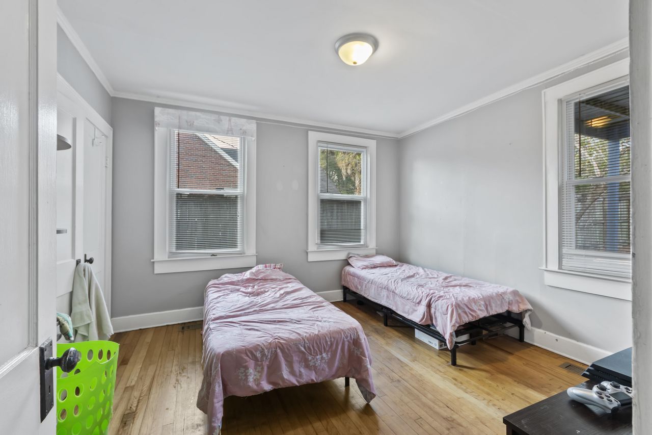 311 Warren Street Photo 20