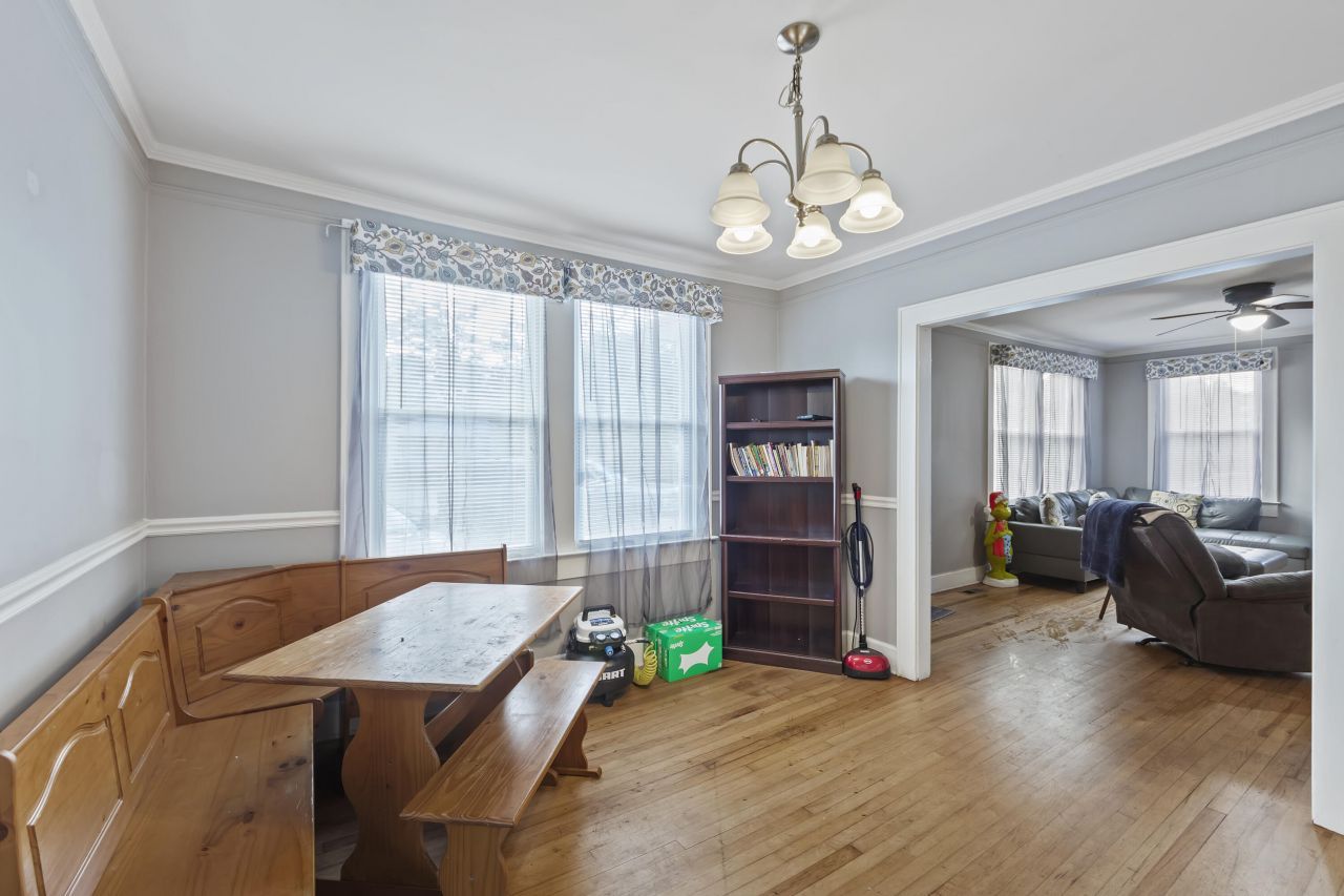 311 Warren Street Photo 9