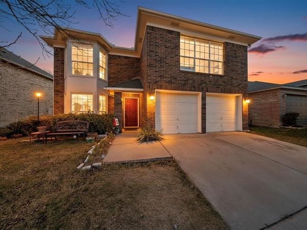 1113 Highland Station Drive, Saginaw, TX 76131