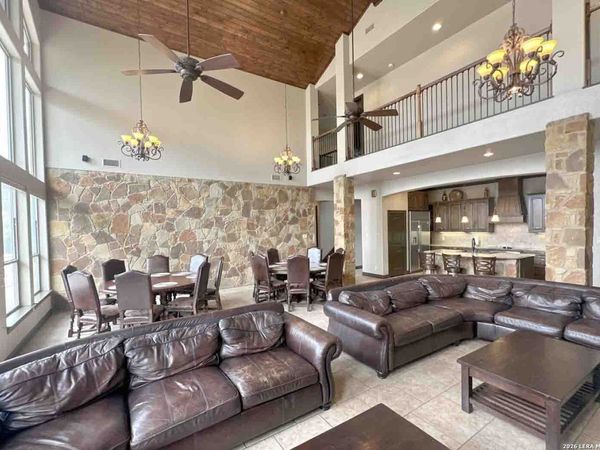 118 Skipping Stone, ConCan, TX 78838