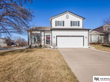 18648 N Circle, Omaha, NE 68135