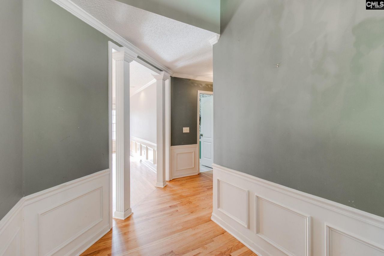 325 Derrick Lane  Photo 10