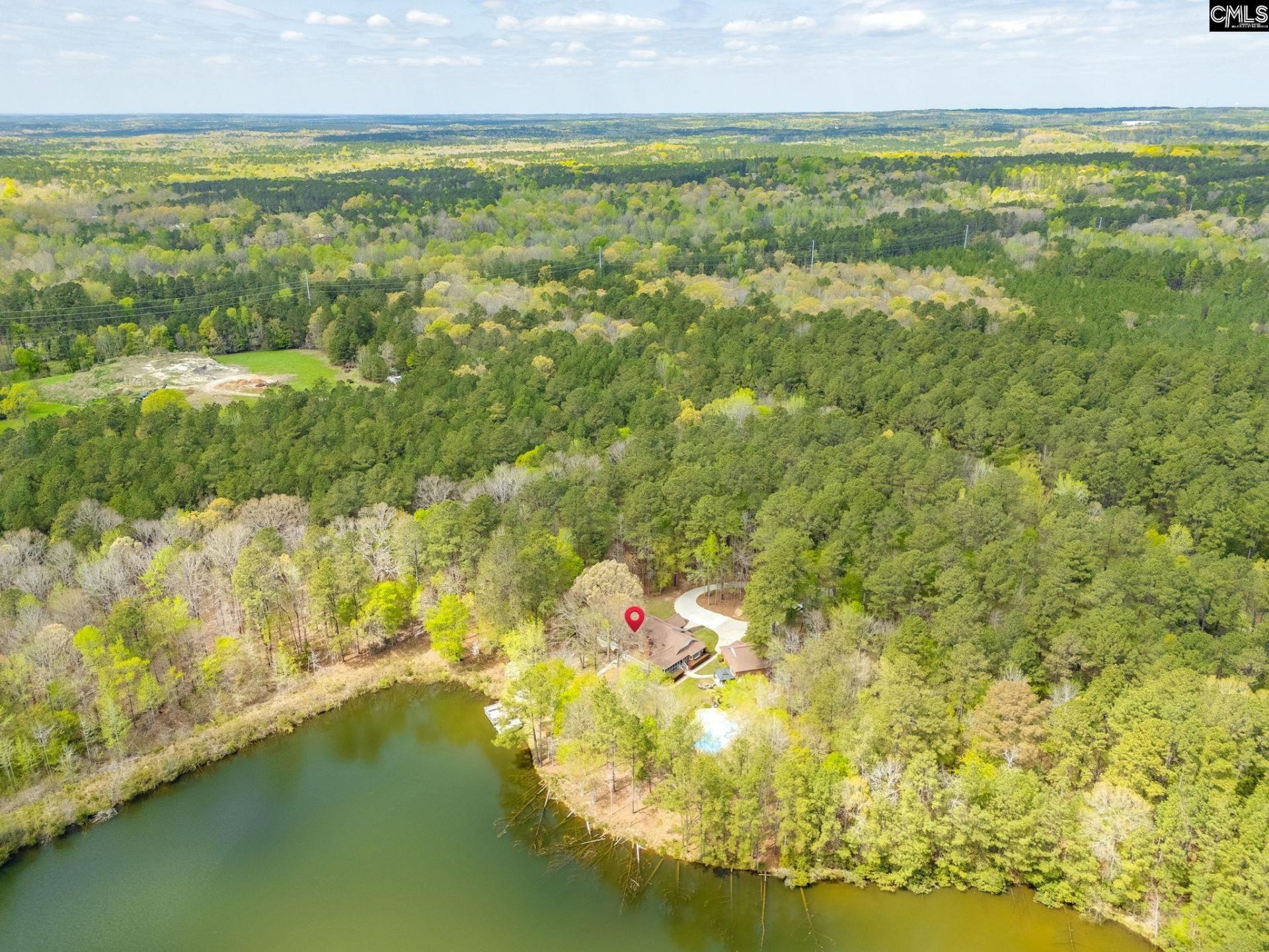 325 Derrick Lane Photo 15