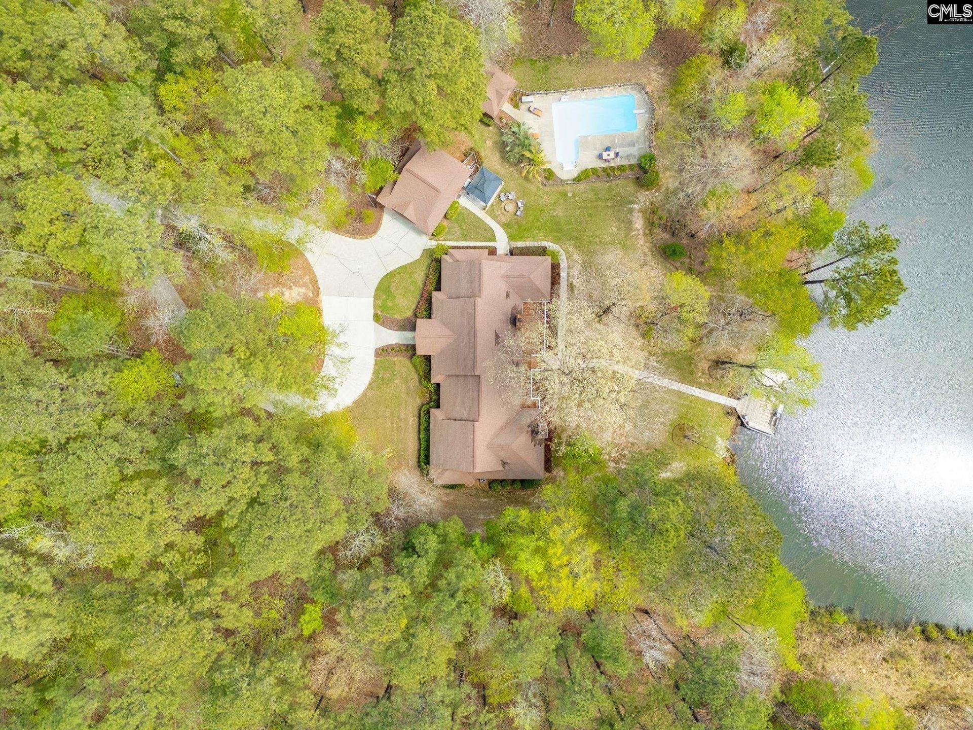 325 Derrick Lane Photo 18