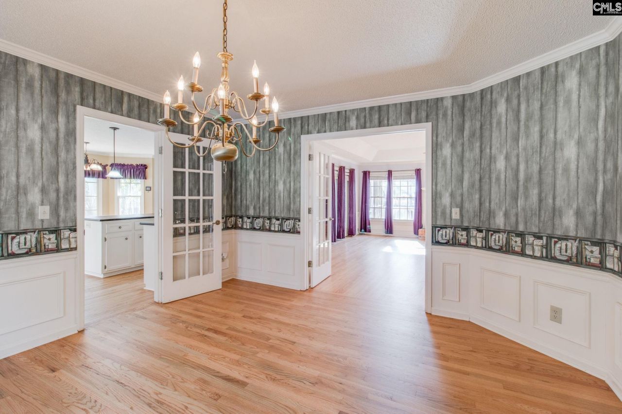 325 Derrick Lane  Photo 20