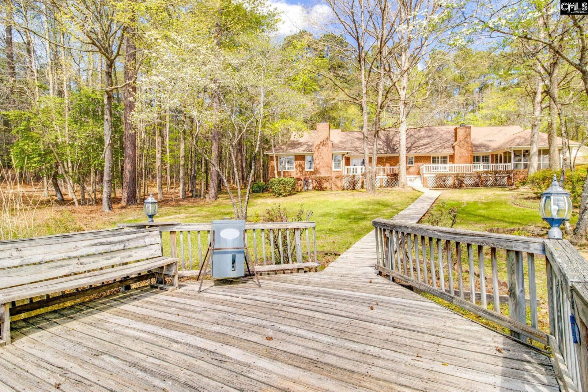 325 Derrick Lane Photo 21