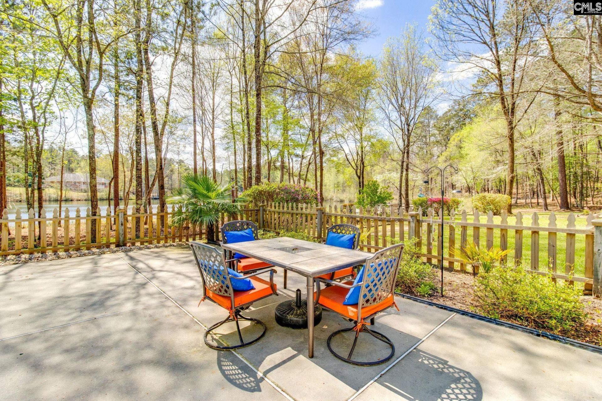 325 Derrick Lane Photo 26