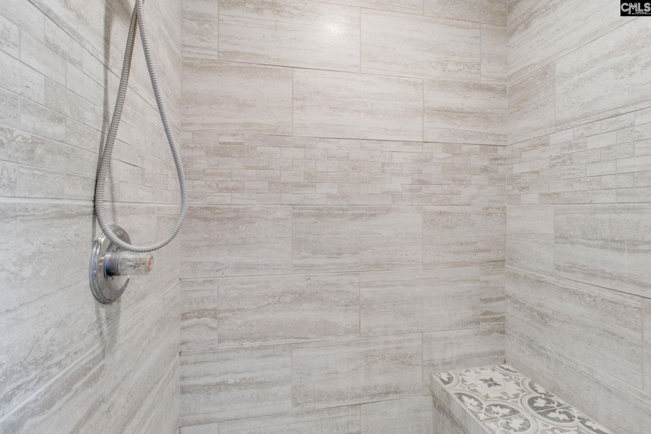 325 Derrick Lane  Photo 28