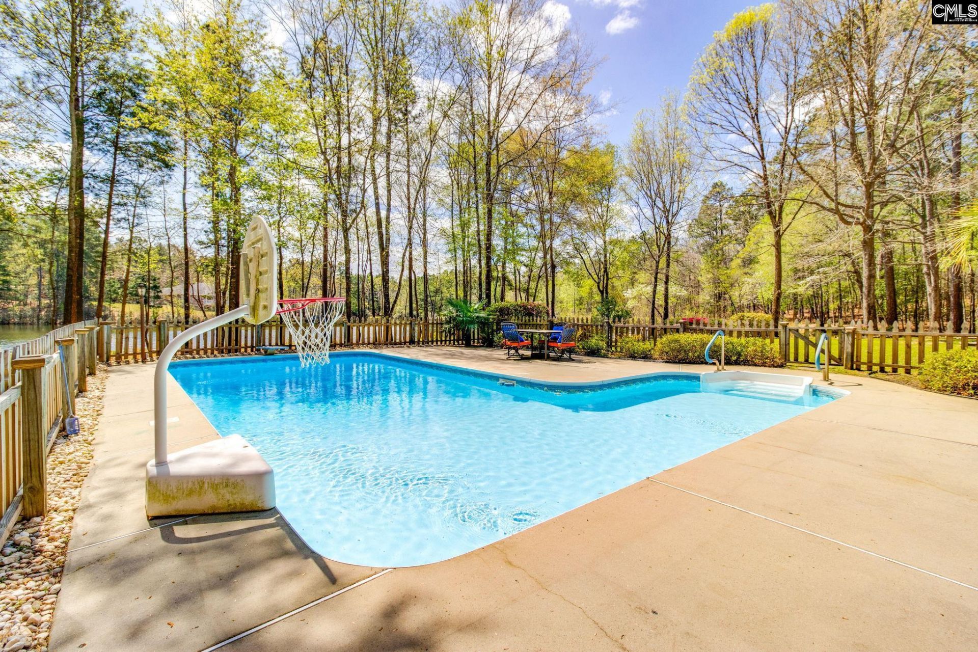 325 Derrick Lane Photo 30