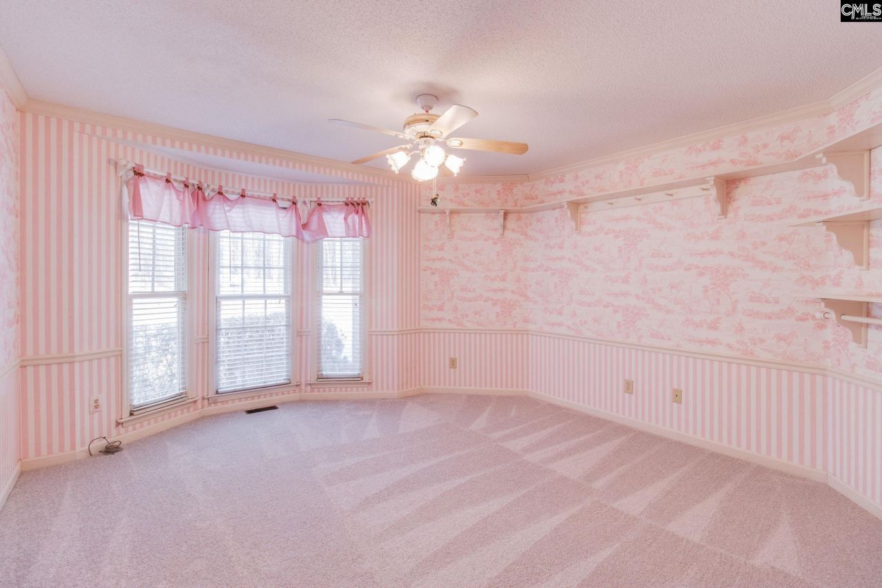 325 Derrick Lane  Photo 36