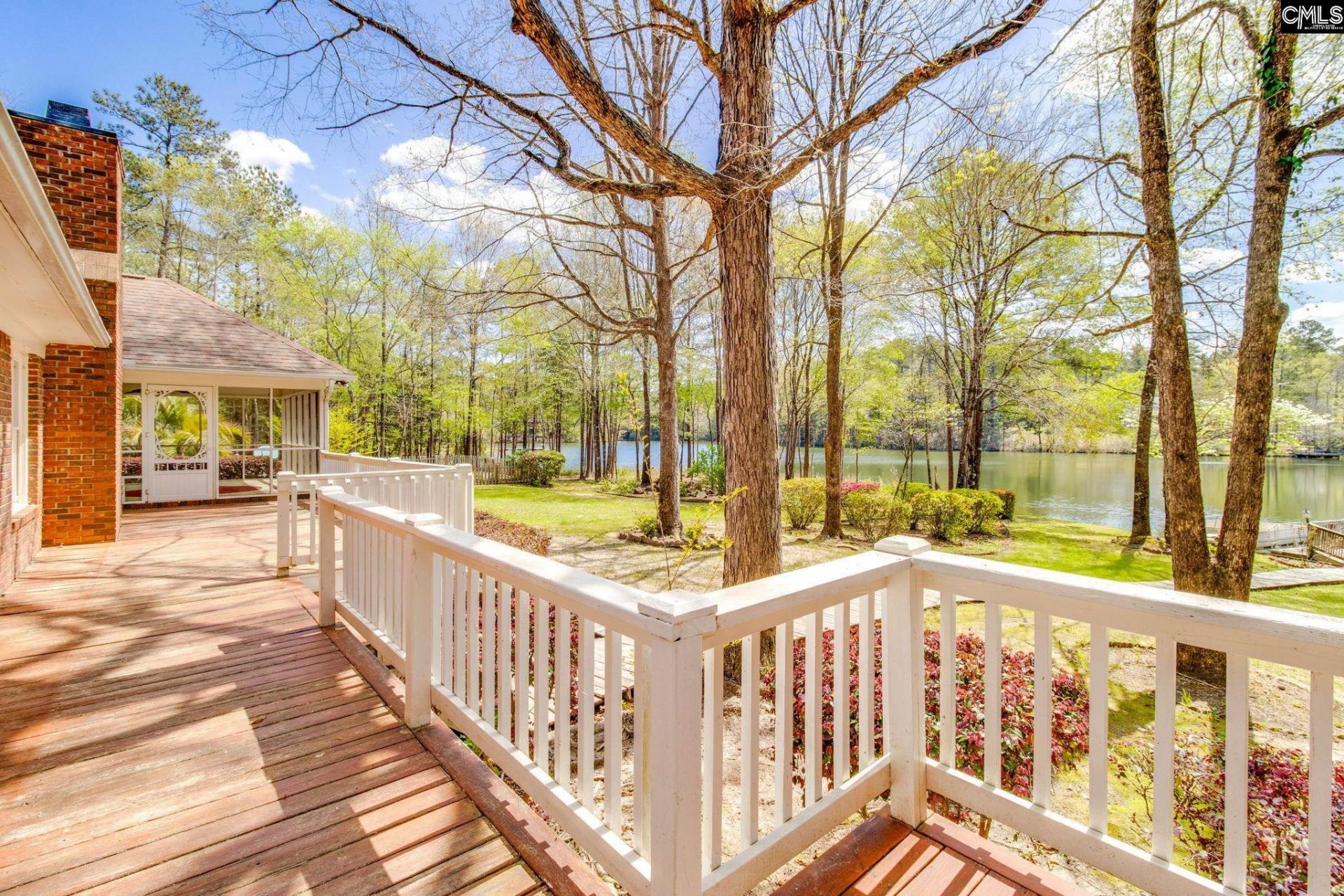 325 Derrick Lane Photo 39