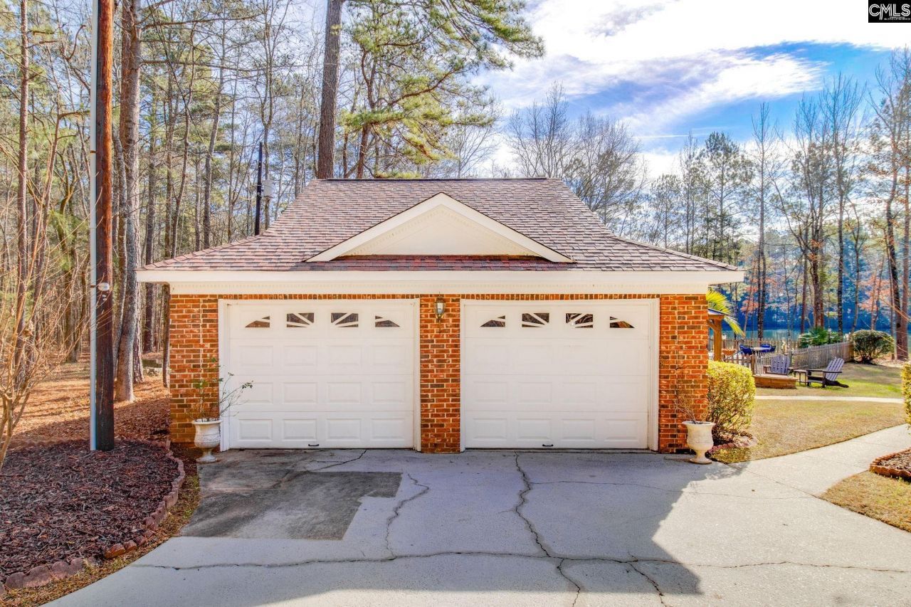 325 Derrick Lane  Photo 52