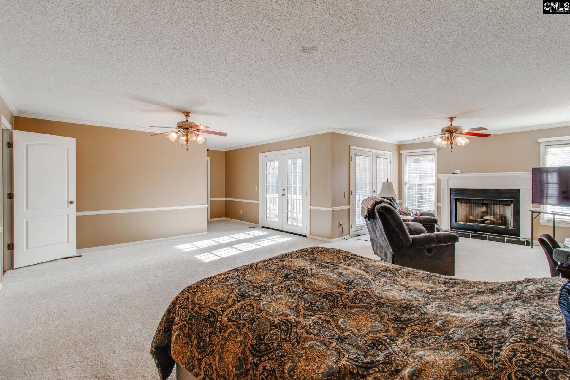 325 Derrick Lane Photo 59