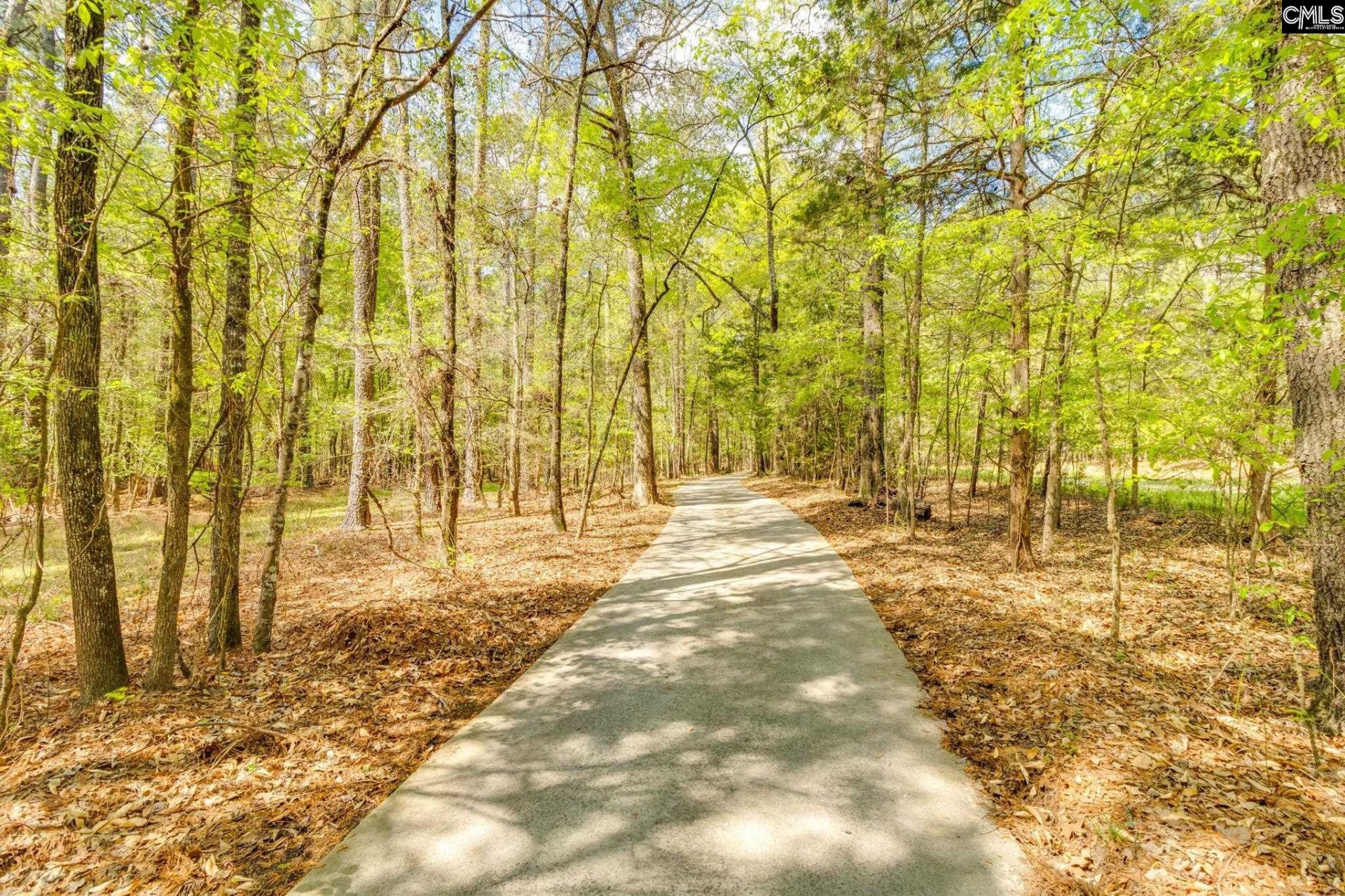 325 Derrick Lane Photo 6