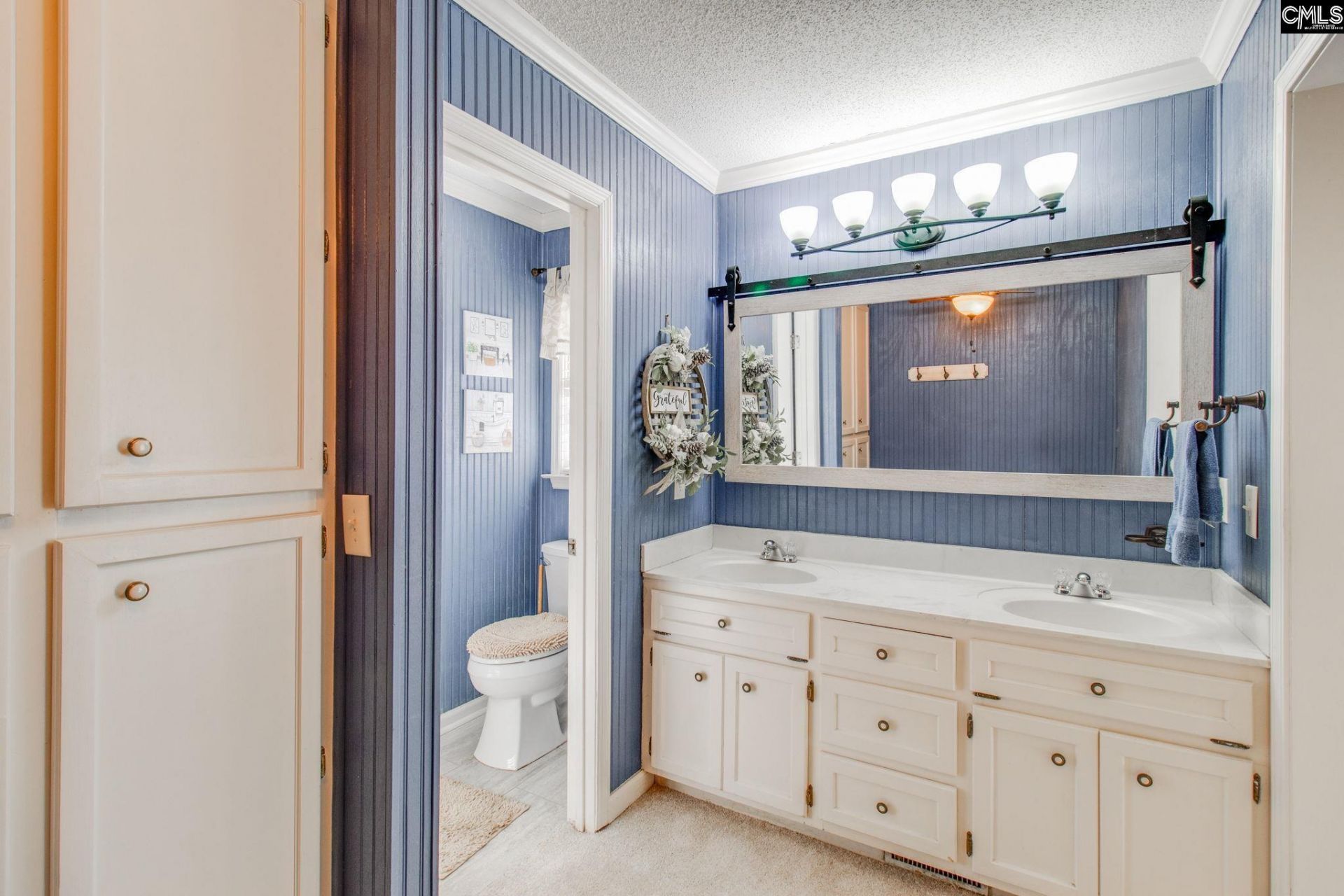 325 Derrick Lane Photo 63