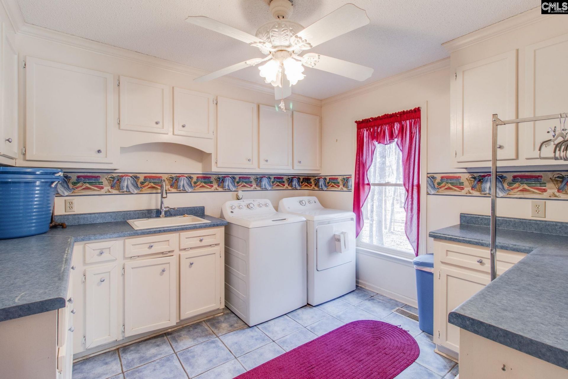 325 Derrick Lane Photo 65