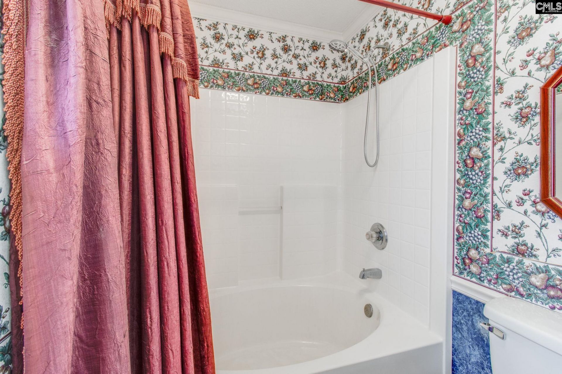 325 Derrick Lane Photo 69