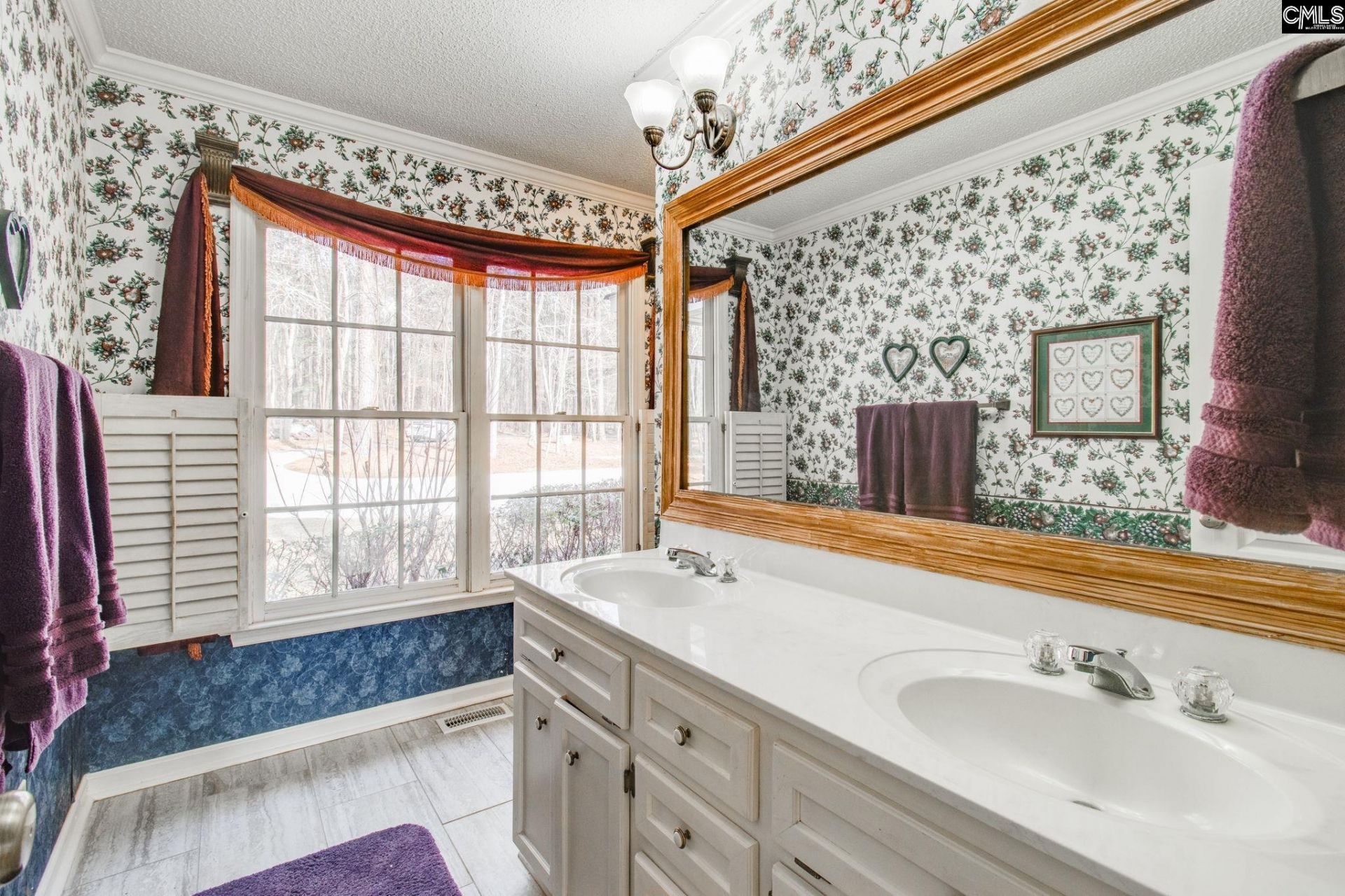 325 Derrick Lane Photo 70