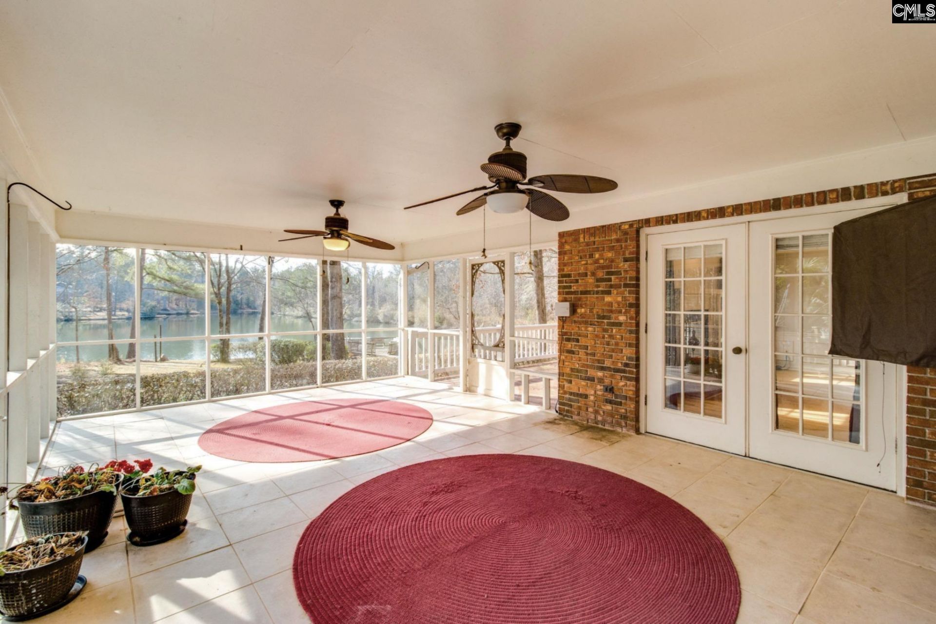 325 Derrick Lane Photo 77